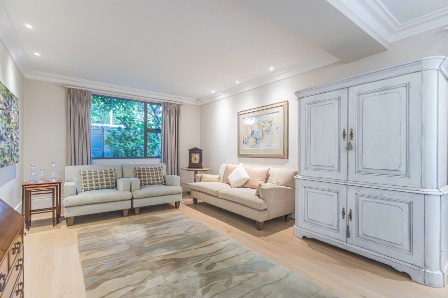 4 Bedroom Property for Sale in Fresnaye Western Cape